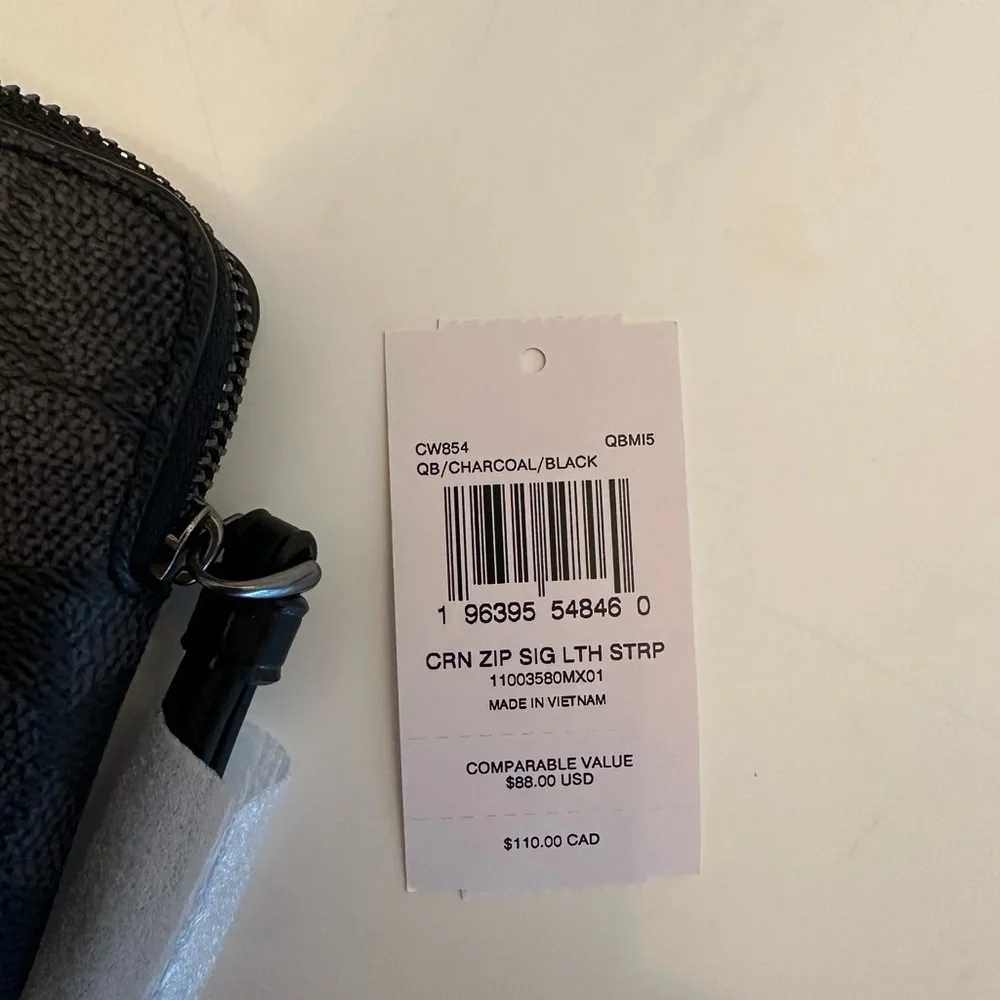NET Coach‎ Black, Leather Wristlet